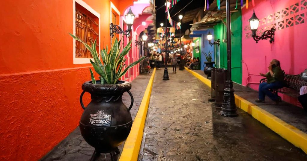 Inaugura Carlos Barragan Amador andador urbano para impulsar turismo y economía Inaugura Carlos Barragan Amador andador urbano para impulsar turismo y economía