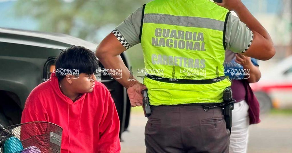 Motociclista lesionado en choque con un taxi Motociclista lesionado en choque con un taxi