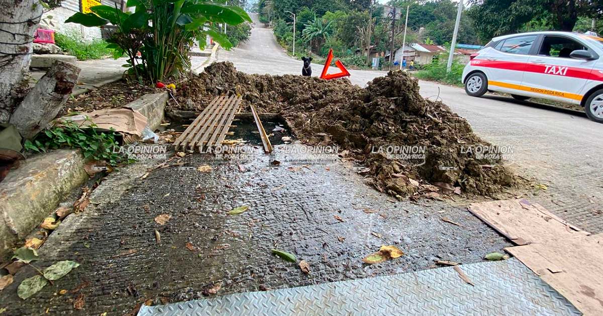 Genera CAEV peligro mortal en la colonia Agustín Lara Genera CAEV peligro mortal en la colonia Agustín Lara