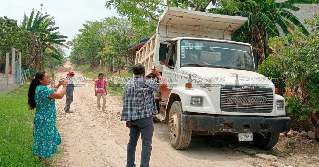 Piden que Patrimonio del Estado libere vialidades en la colonia Astral Piden que Patrimonio del Estado libere vialidades en la colonia Astral
