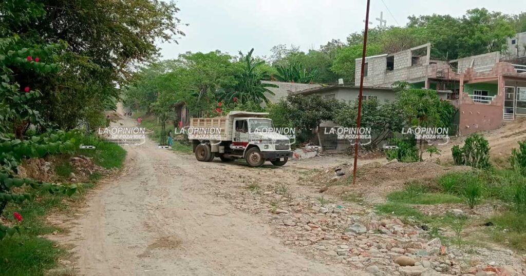 Piden que Patrimonio del Estado libere vialidades en la colonia Astral Piden que Patrimonio del Estado libere vialidades en la colonia Astral