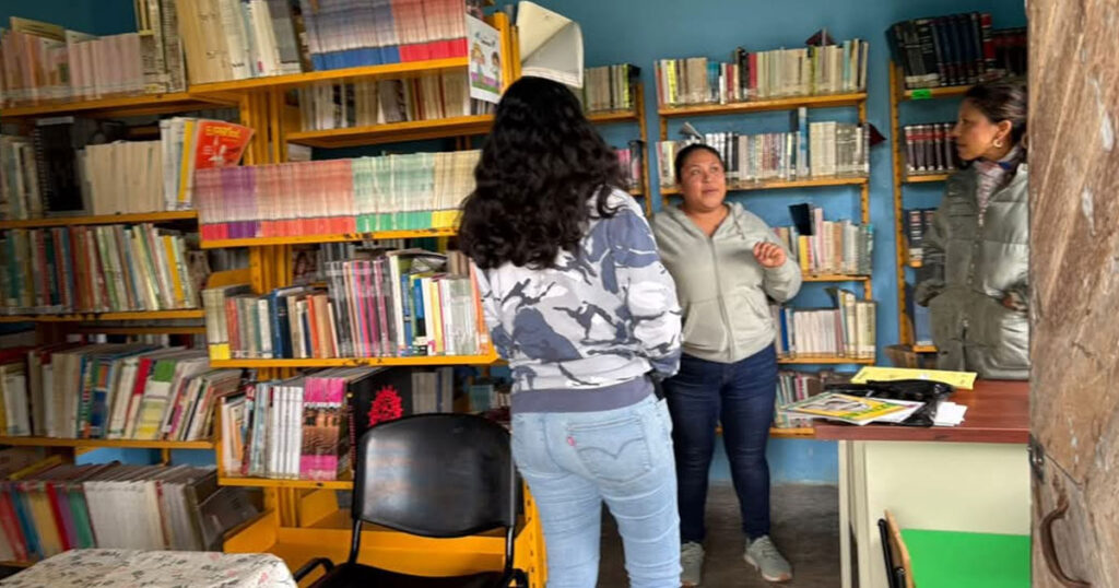 Regidora cuarta recorre bibliotecas de Tecolutla para fortalecer la lectura Regidora cuarta recorre bibliotecas de Tecolutla para fortalecer la lectura
