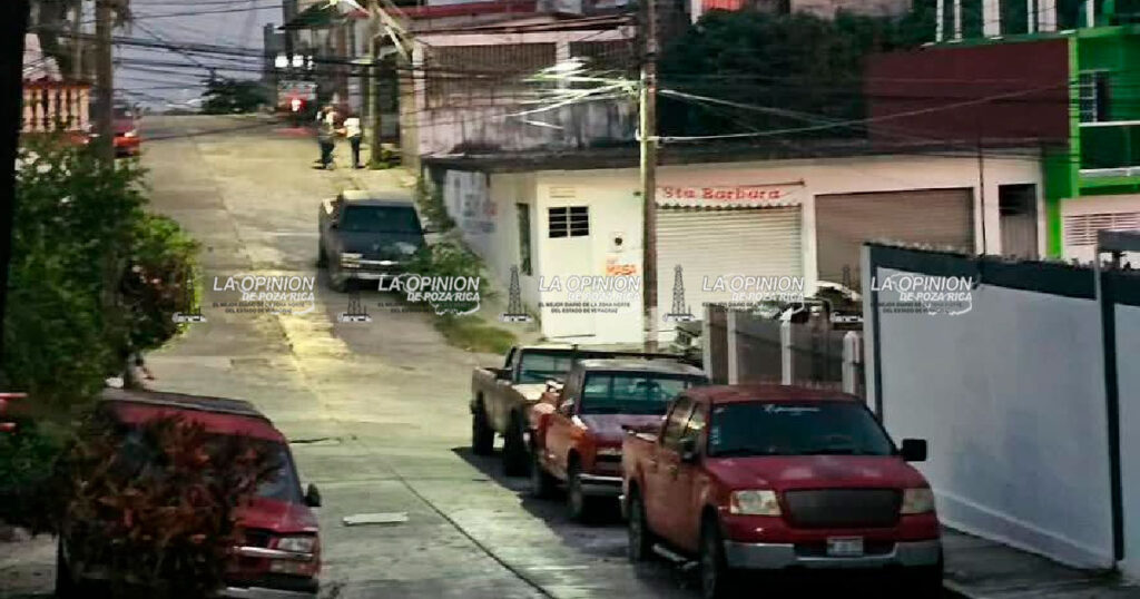 Atienden reportes ciudadanos por autos abandonados en Gutiérrez Zamora Atienden reportes ciudadanos por autos abandonados en Gutiérrez Zamora