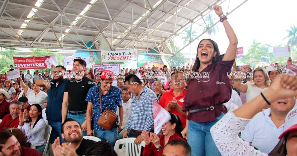 Miles de afiliados a Morena refuerzan la transformación en Veracruz Miles de afiliados a Morena refuerzan la transformación en Veracruz