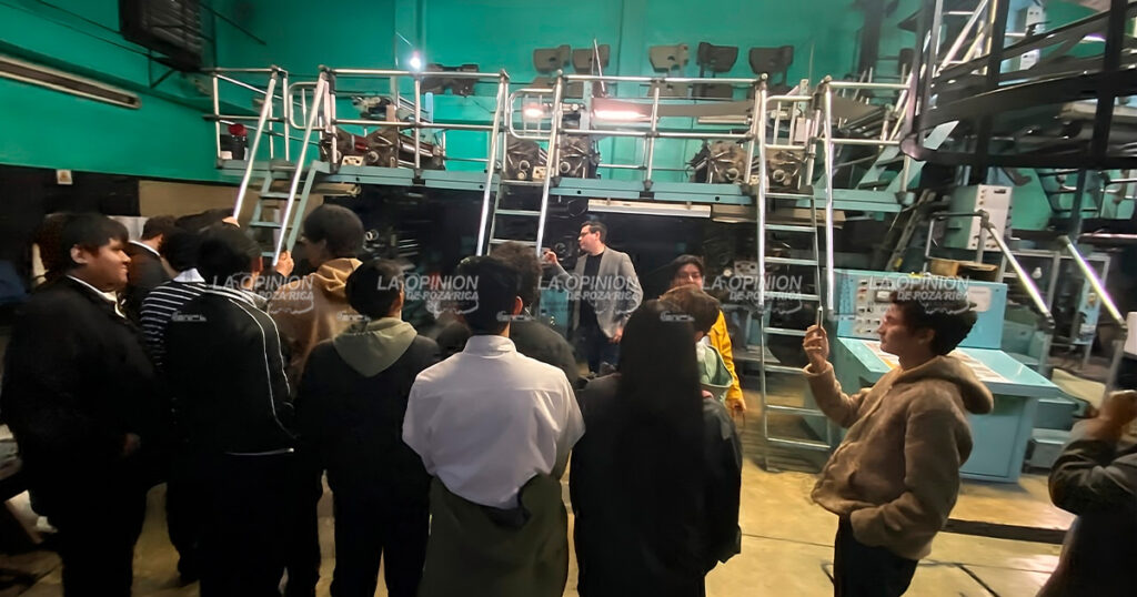 Alumnos de la Gabino conocen La Opinión Alumnos de la Gabino conocen La Opinión