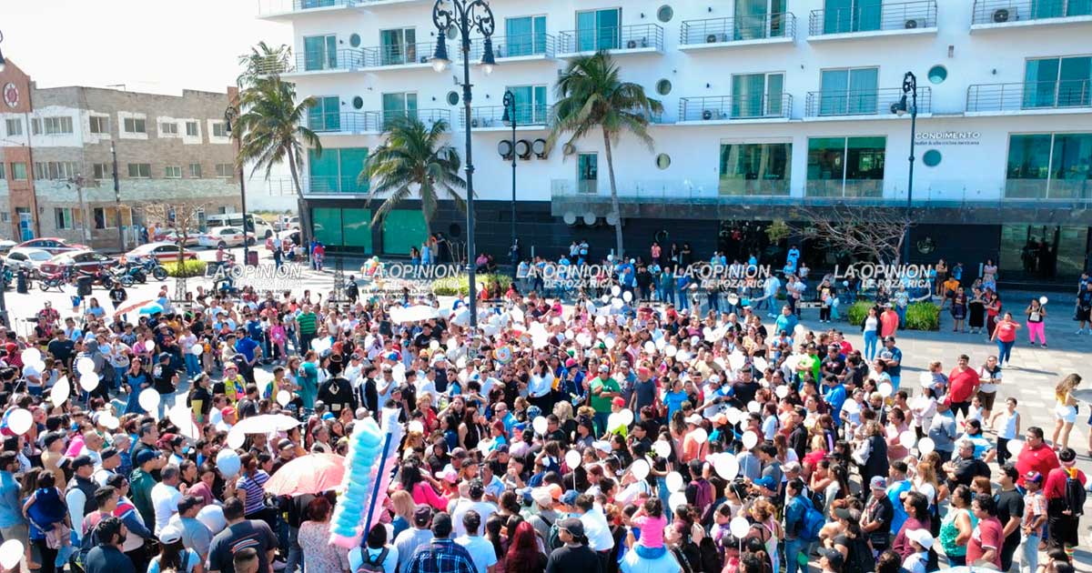 Familiares y amigos de Payaso Tuntun agreden a periodistas en homenaje póstumo Familiares y amigos de Payaso Tuntun agreden a periodistas en homenaje póstumo