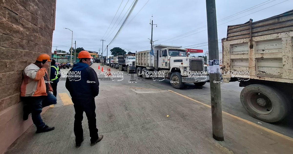 Bloquean acceso a juguera Citrofut Bloquean acceso a juguera Citrofut