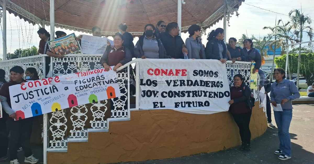 Gobierno Federal nos desvaloriza por ser docentes rurales Gobierno Federal nos desvaloriza por ser docentes rurales