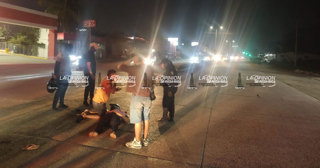 Mujer queda grave en choque de motos Mujer queda grave en choque de motos