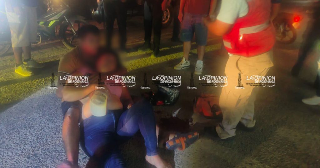 Mujer queda grave en choque de motos Mujer queda grave en choque de motos