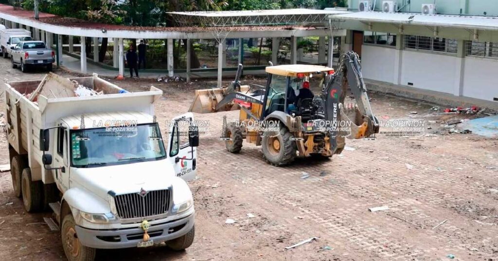 Rector de la UV supervisa construcción de nuevo edificio de la facultad de Ciencias de la Salud Rector de la UV supervisa construcción de nuevo edificio de la facultad de Ciencias de la Salud
