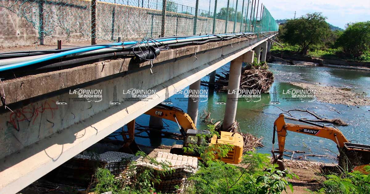 Rehabilitan muro de contención del lado de Tihuatlán tras inundación Rehabilitan muro de contención del lado de Tihuatlán tras inundación