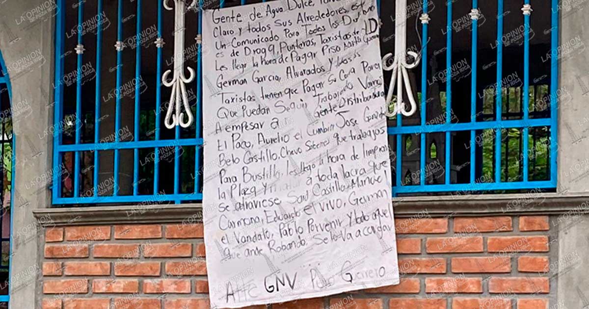 Localizan manta con presuntas amenazas en panteón de Agua Dulce Localizan manta con presuntas amenazas en panteón de Agua Dulce