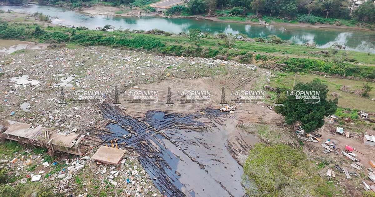 Fuga de hidrocarburo a metros del Río Cazones Fuga de hidrocarburo a metros del Río Cazones