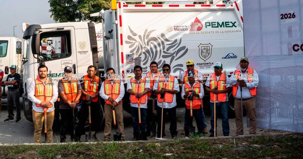 Jorge Alanís da banderazo al nuevo Renacer en Coatzintla Jorge Alanís da banderazo al nuevo Renacer en Coatzintla