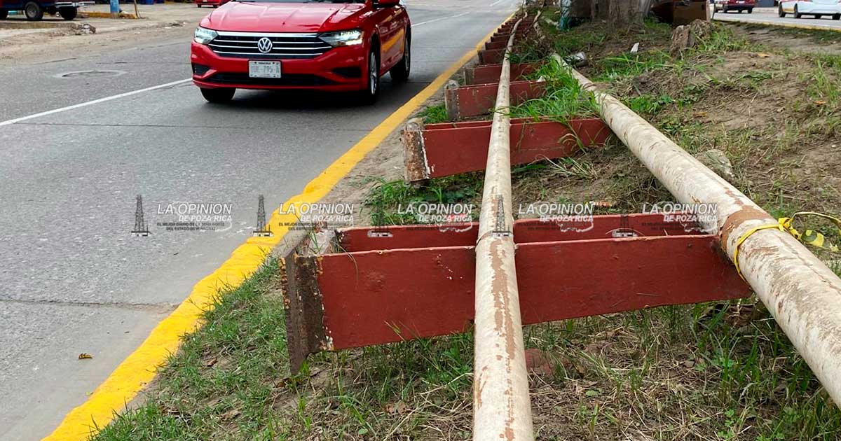 En octubre, la fuerza de la corriente lo arrancó; ahora es un riesgo En octubre, la fuerza de la corriente lo arrancó; ahora es un riesgo