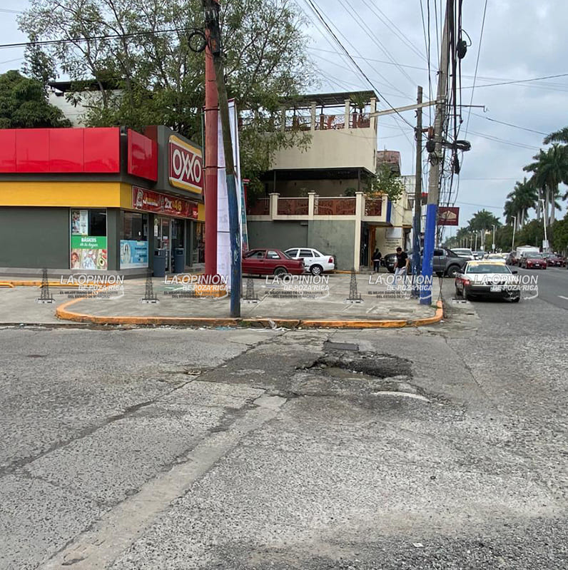 Drenaje colapsado provoca contaminación en la Benito Juárez