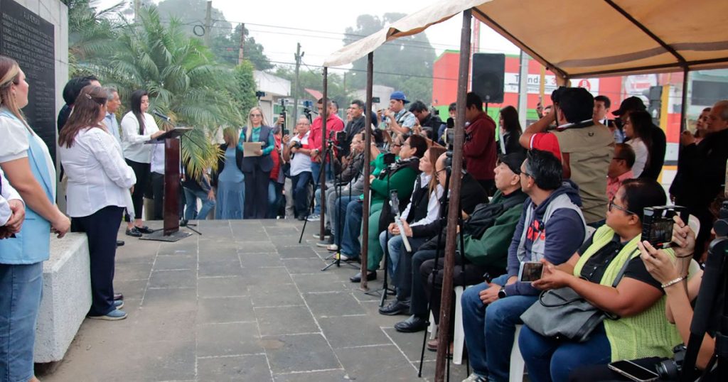 Alcaldesa reconoce labor de periodistas en su día Alcaldesa reconoce labor de periodistas en su día