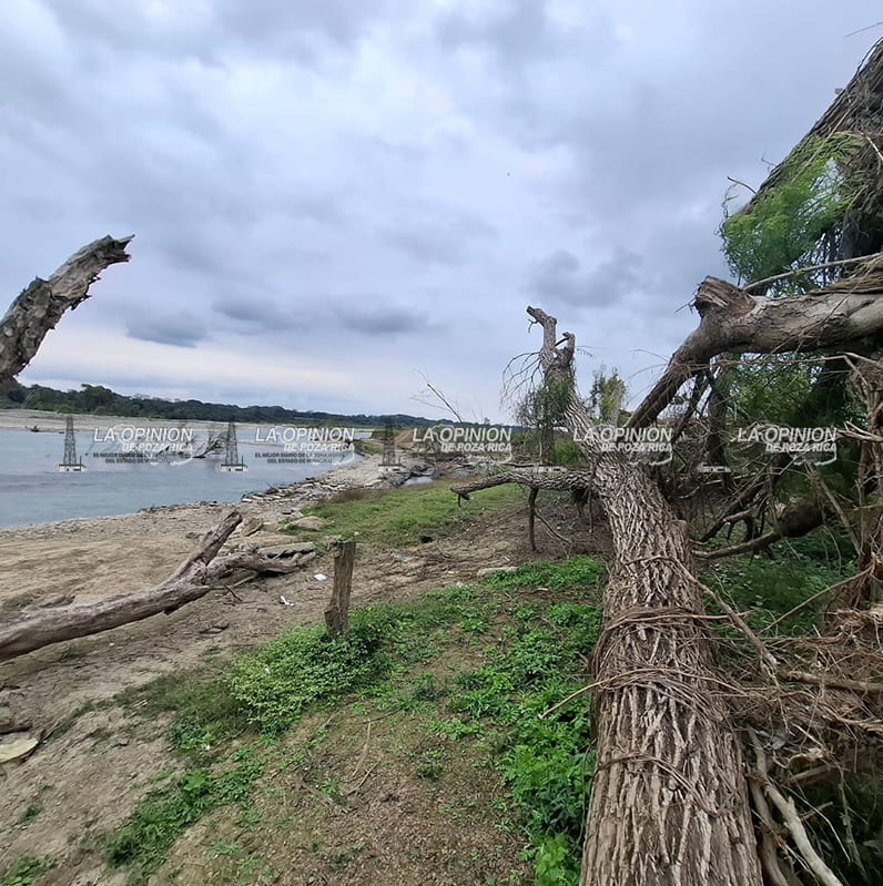 Panorama de devastación en la ribera del Pantepec