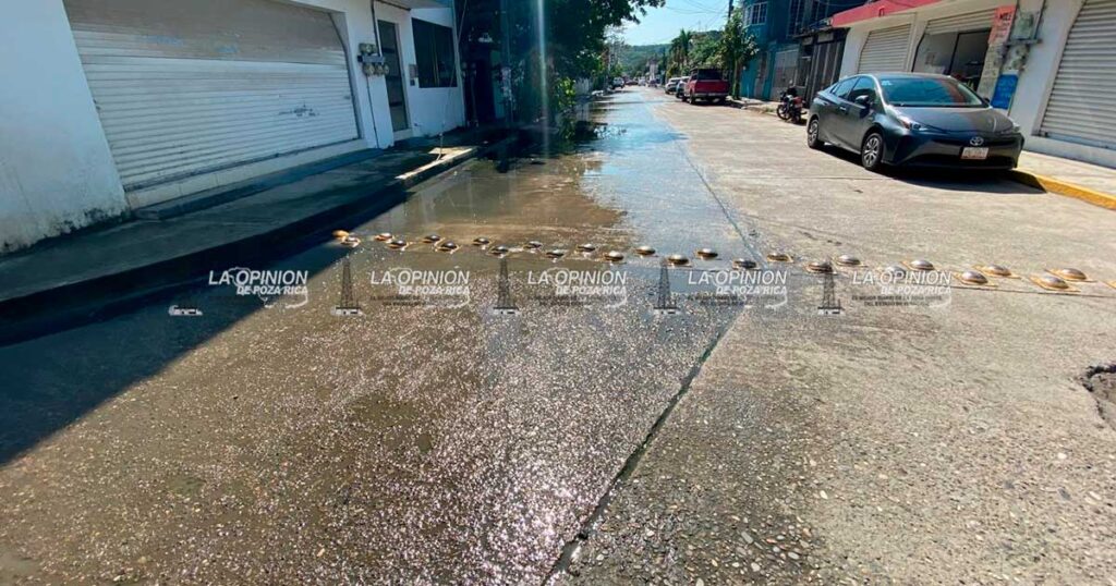 Llevan más de un año viviendo entre aguas negras en la Tepeyac Llevan más de un año viviendo entre aguas negras en la Tepeyac