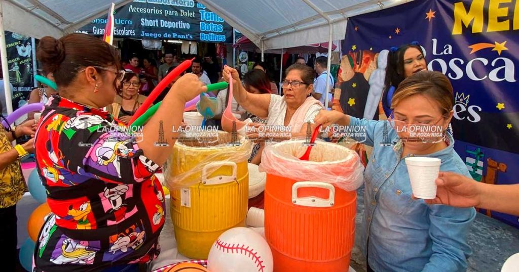 Los tres Reyes Magos aparecen en el mercado Poza Rica Los tres Reyes Magos aparecen en el mercado Poza Rica