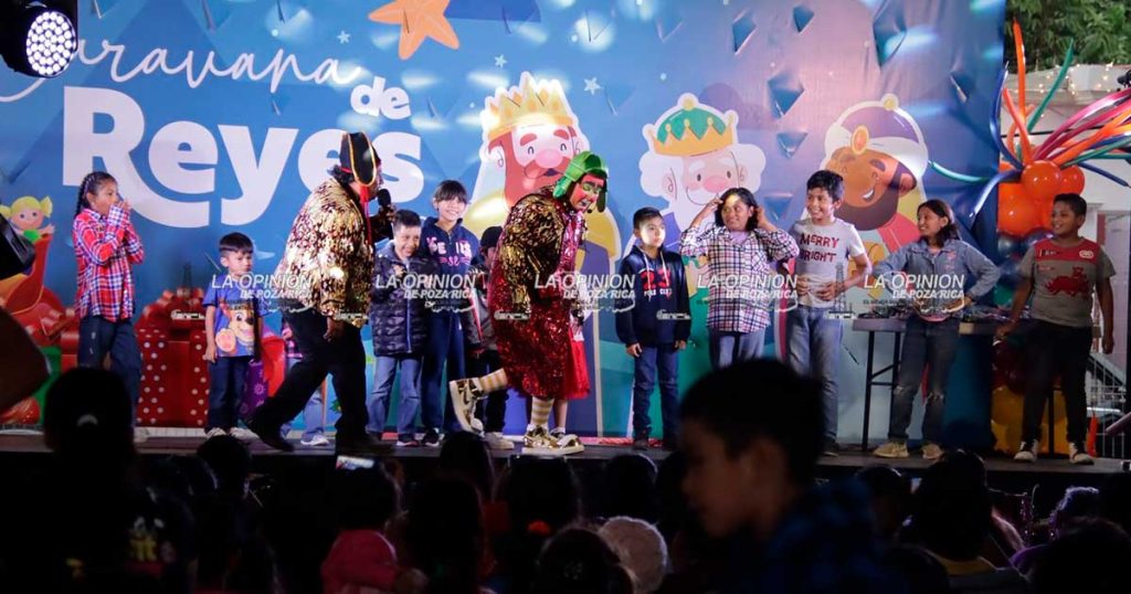 DIF Tihuatlán llevará alegría a las 84 comunidades, a los niños tihuatecos DIF Tihuatlán llevará alegría a las 84 comunidades, a los niños tihuatecos