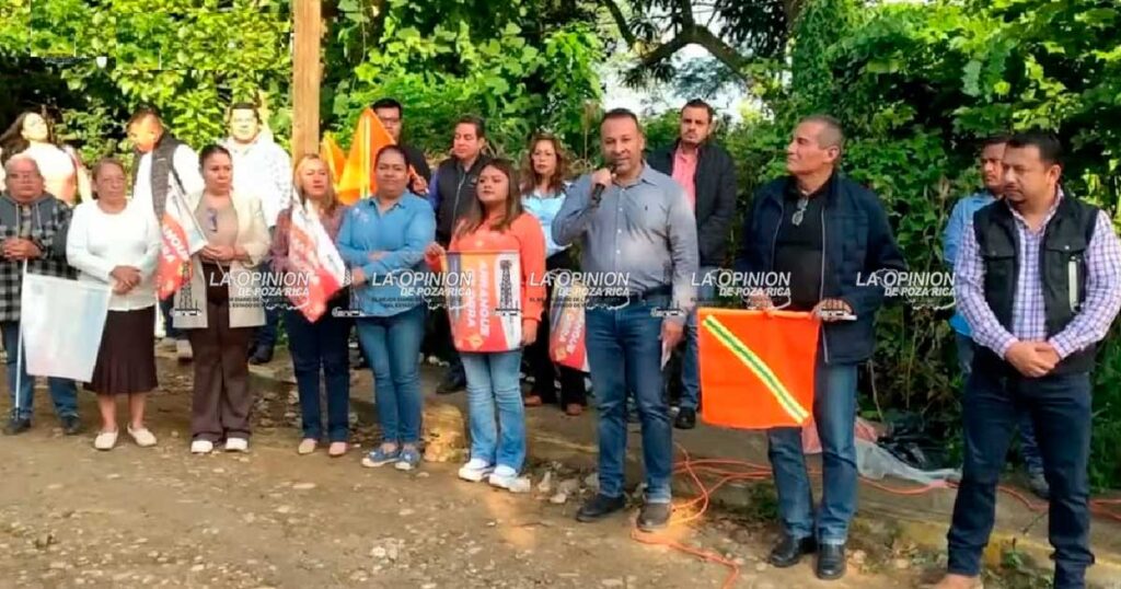 Banderazo de obra en calle de Totolapa Banderazo de obra en calle de Totolapa