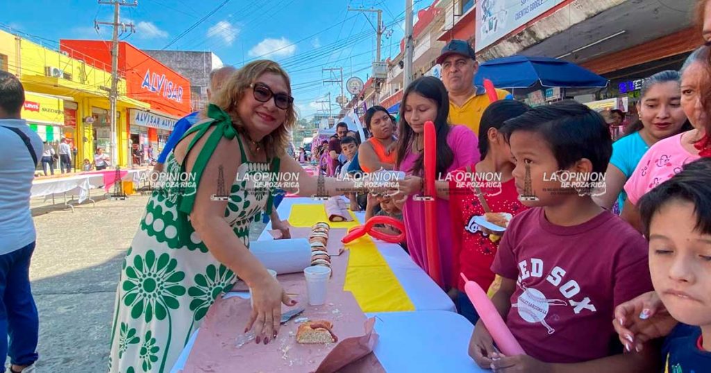 Los tres Reyes Magos aparecen en el mercado Poza Rica Los tres Reyes Magos aparecen en el mercado Poza Rica