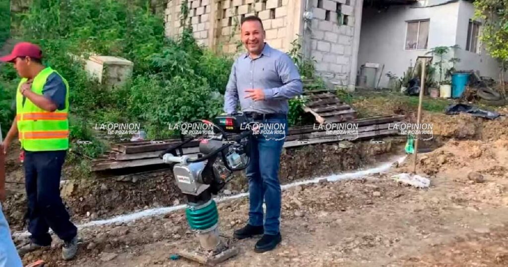 Banderazo de obra en calle de Totolapa Banderazo de obra en calle de Totolapa