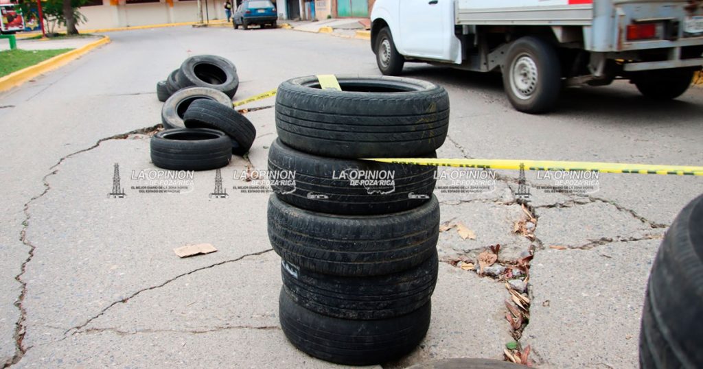 Hundimiento alerta a vecinos de la Colonia Tajín Hundimiento alerta a vecinos de la Colonia Tajín