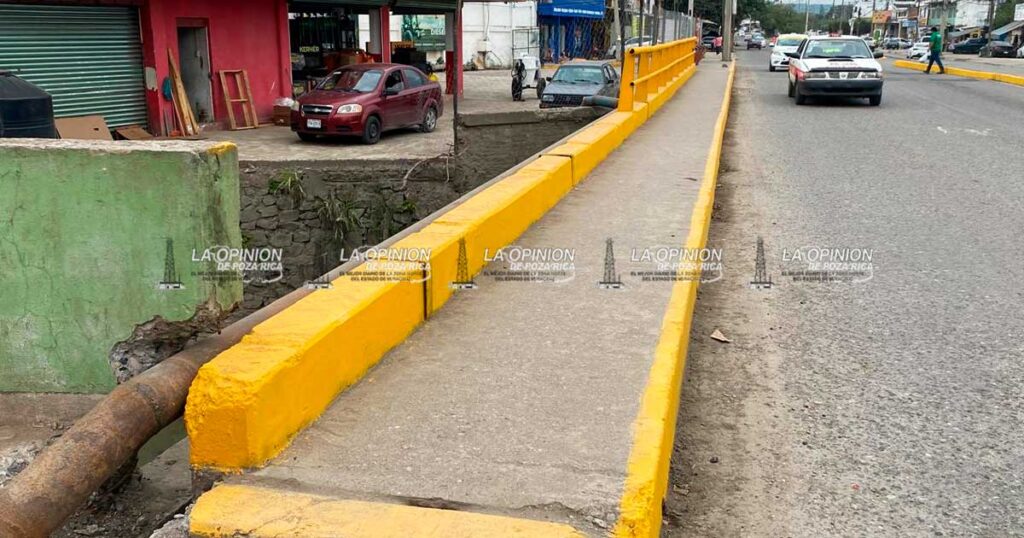 En octubre, la fuerza de la corriente lo arrancó; ahora es un riesgo En octubre, la fuerza de la corriente lo arrancó; ahora es un riesgo