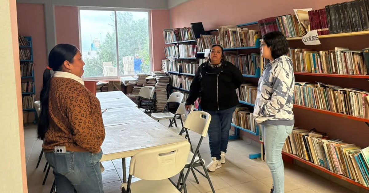 Regidora cuarta recorre bibliotecas de Tecolutla para fortalecer la lectura Regidora cuarta recorre bibliotecas de Tecolutla para fortalecer la lectura