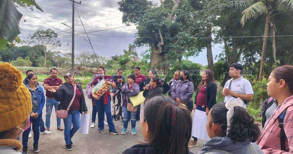 Gobierno Federal nos desvaloriza por ser docentes rurales Gobierno Federal nos desvaloriza por ser docentes rurales