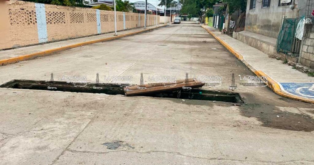 A más de tres meses de la inundación, toman clases de forma virtual A más de tres meses de la inundación, toman clases de forma virtual