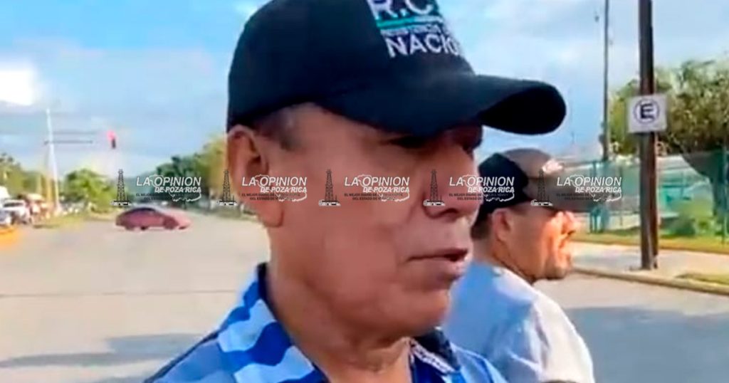 Bloquean ambos carriles del bulevar Central Poniente Bloquean ambos carriles del bulevar Central Poniente