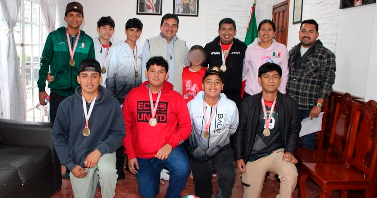 Destacan a nivel estatal en voleibol Destacan a nivel estatal en voleibol