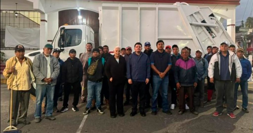 Predial rinde frutos: adquieren camión recolector de basura Predial rinde frutos: adquieren camión recolector de basura