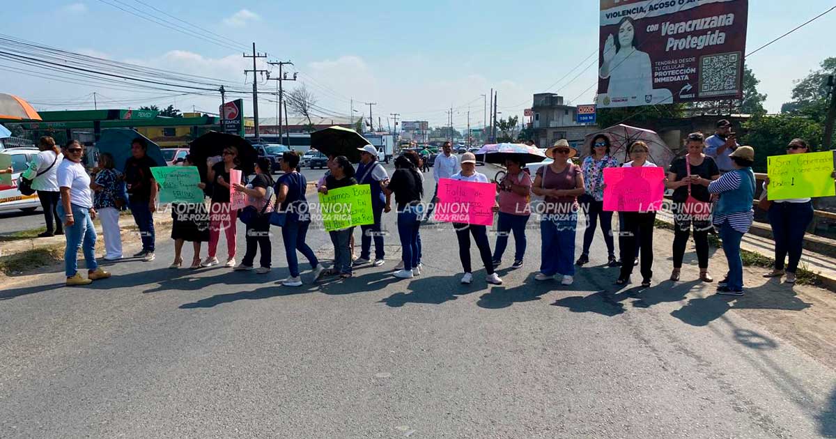Bloquean el acceso al puente Cazones 1 en Poza Rica Bloquean el acceso al puente Cazones 1 en Poza Rica