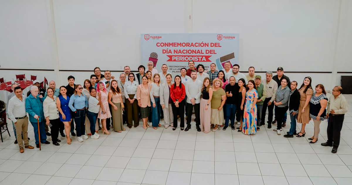 Tuxpan reconoce al gremio periodístico en el Día Nacional del Periodista Tuxpan reconoce al gremio periodístico en el Día Nacional del Periodista