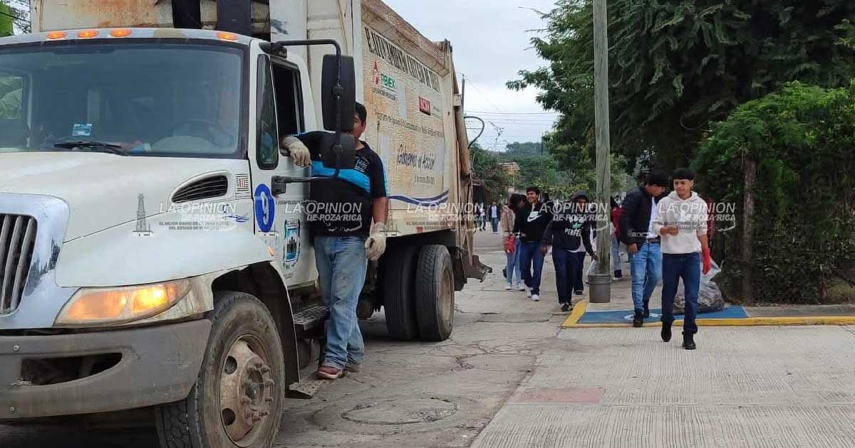 Inicia plan de limpieza Aula-Escuela-Comunidad Inicia plan de limpieza Aula-Escuela-Comunidad