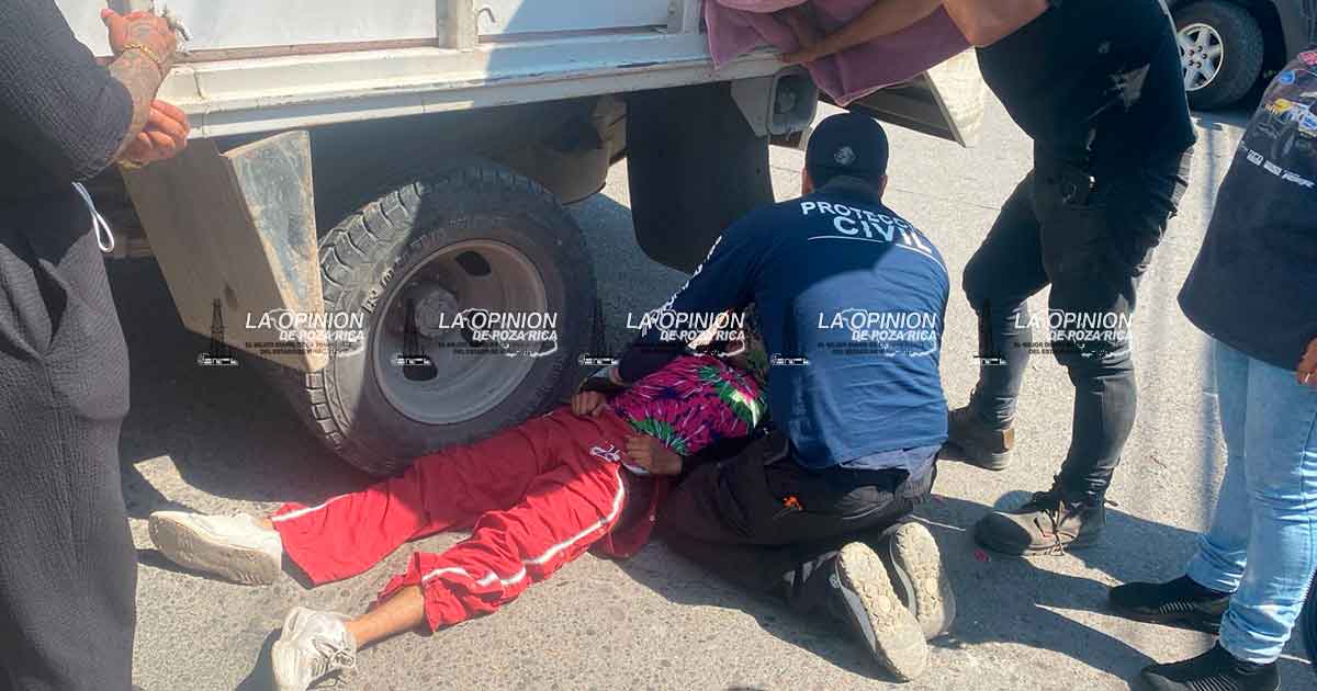 ARROLLAN A ESTUDIANTE DE SECUNDARIA ARROLLAN A ESTUDIANTE DE SECUNDARIA