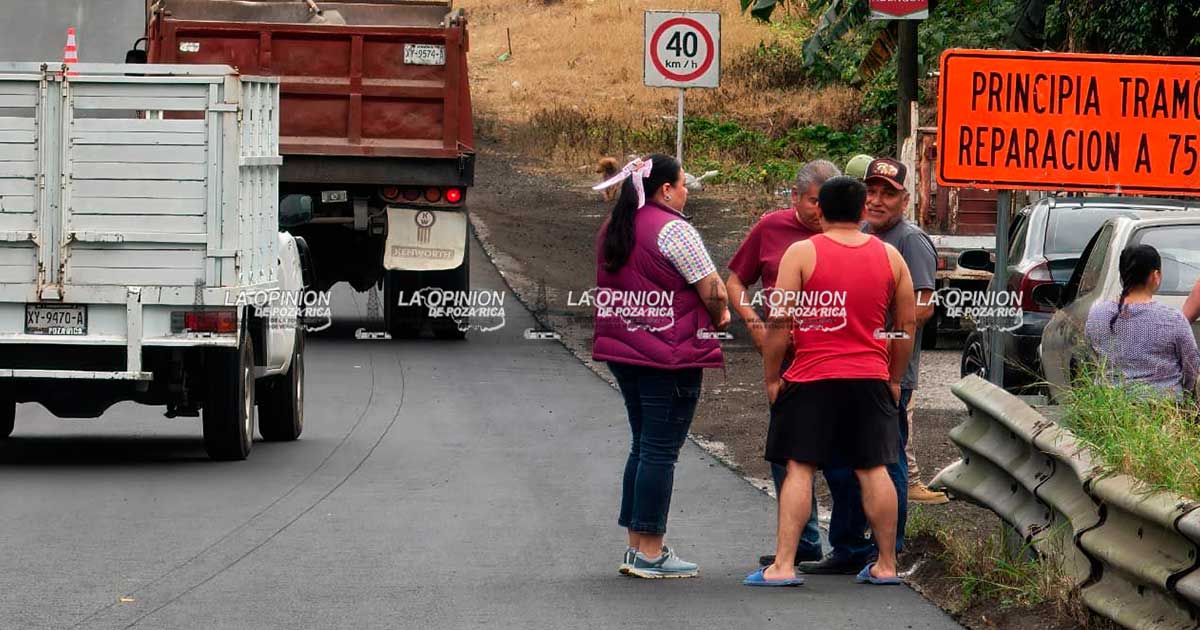 Camión de basura choca contra chevy Camión de basura choca contra chevy