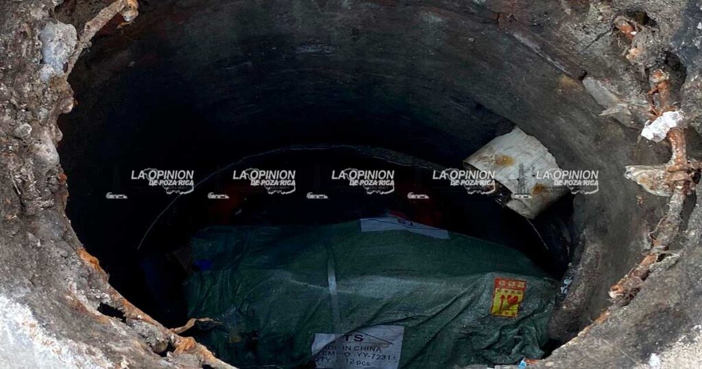 Un drenaje sin tapadera, un peligro sobre Mariano Arista, en La Tajín.