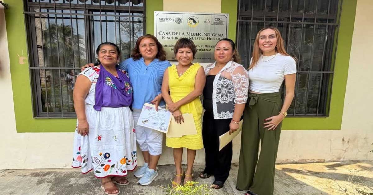 Regidora Aline Cruz asiste a foro en Papantla Regidora Aline Cruz asiste a foro en Papantla