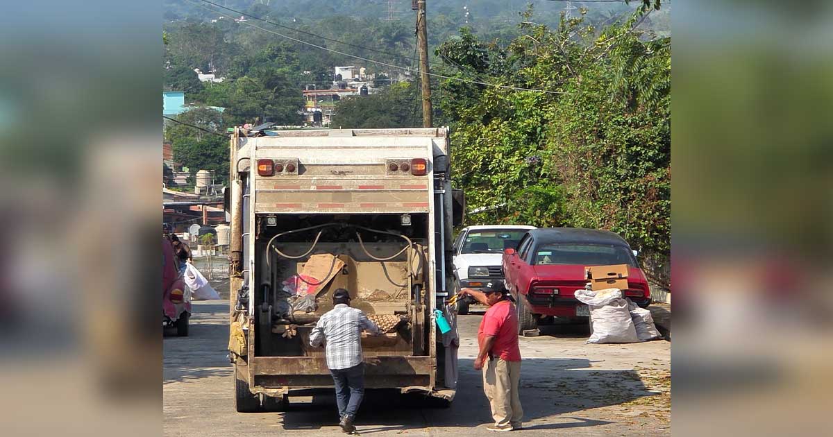 JORGE ALANÍS, EL ORDEN DE LA LIMPIA PÚBLICA JORGE ALANÍS, EL ORDEN DE LA LIMPIA PÚBLICA