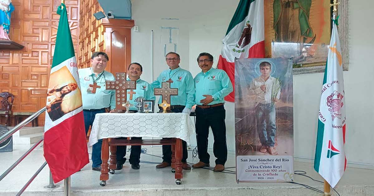 RECIBEN LAS RELIQUIAS DE LA GUERRA CRISTERA RECIBEN LAS RELIQUIAS DE LA GUERRA CRISTERA