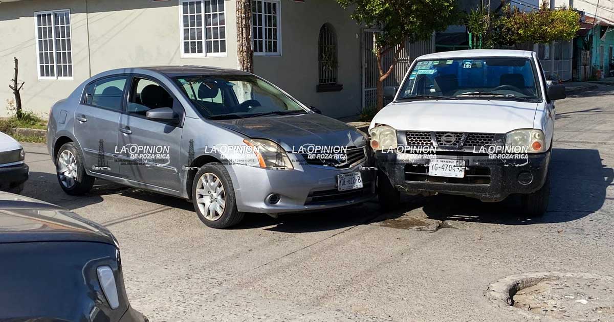 Se pasó el alto y lo chocaron Se pasó el alto y lo chocaron