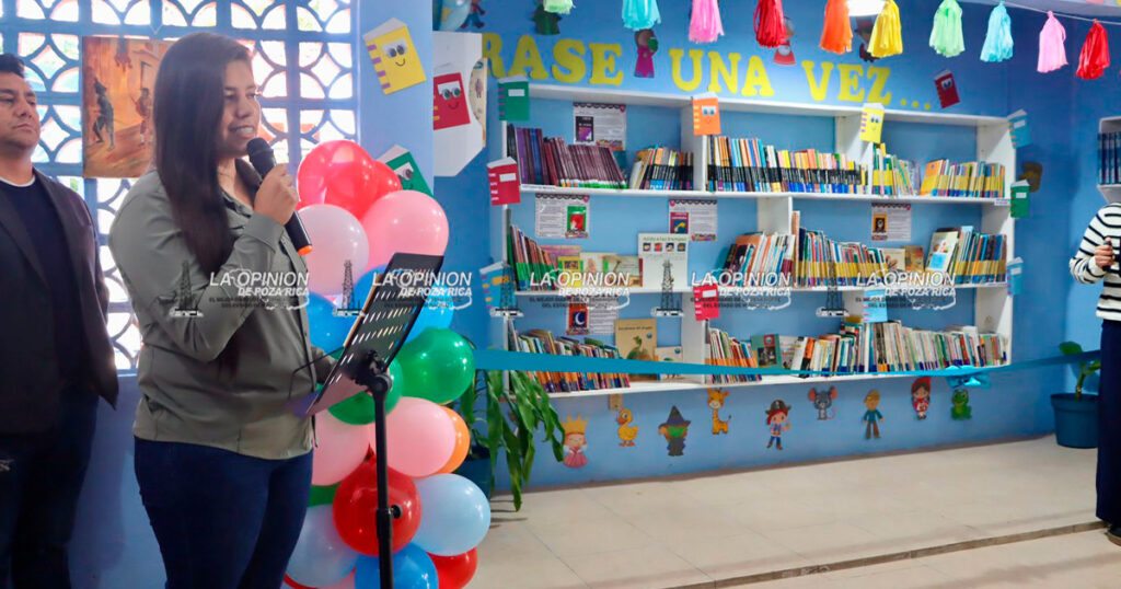 Reinaugura alcaldesa Adanely Rodríguez Biblioteca Escolar "Montecitos" Reinaugura alcaldesa Adanely Rodríguez Biblioteca Escolar "Montecitos"