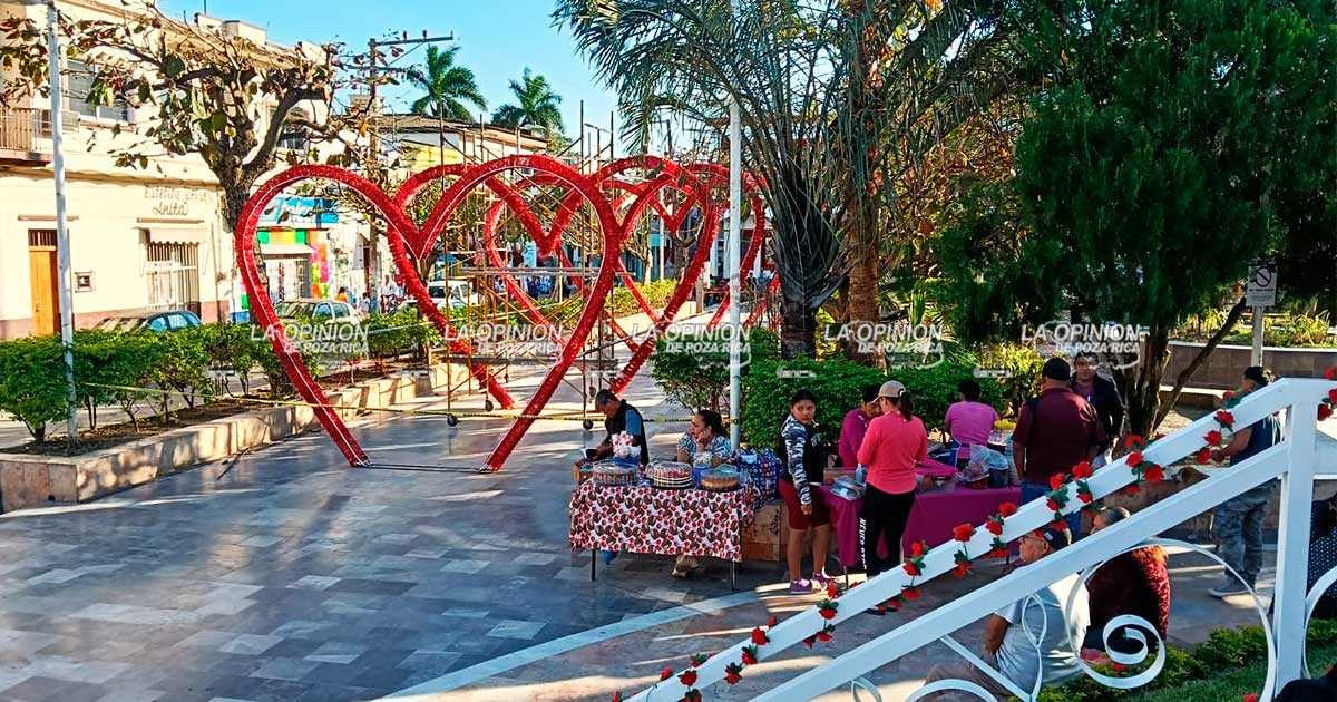 Parque de Gutiérrez Zamora se viste de amor ante el próximo 14 de febrero Parque de Gutiérrez Zamora se viste de amor ante el próximo 14 de febrero