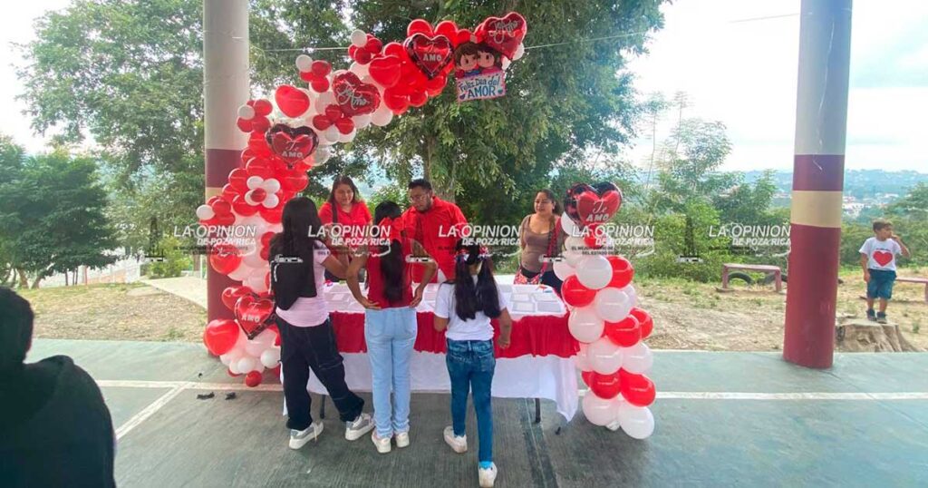 La primaria Sor Juana Inés de la Cruz se viste de rojo previo al 14 de febrero La primaria Sor Juana Inés de la Cruz se viste de rojo previo al 14 de febrero